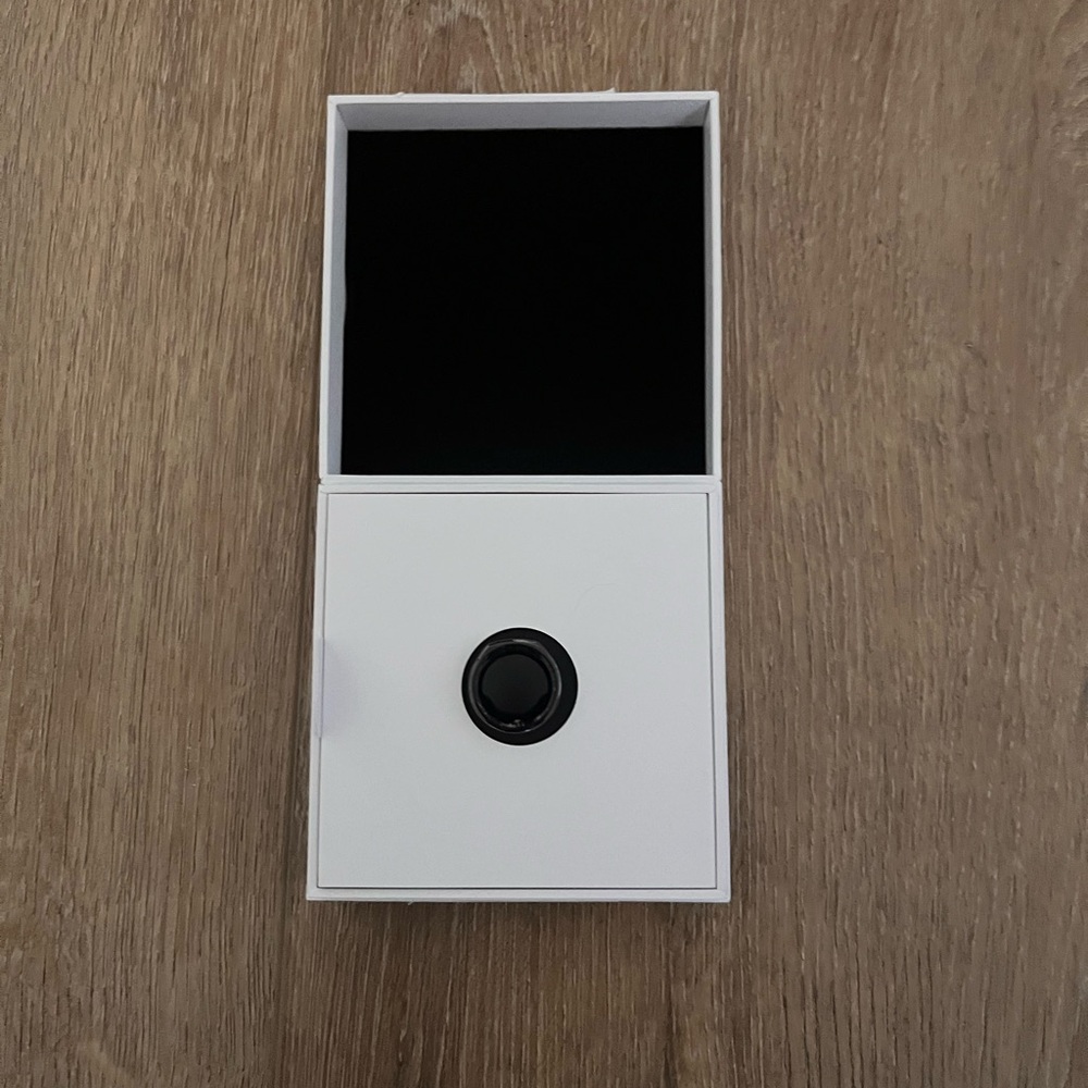 Oura Ring Box - White and Black - Picture 2 of 5